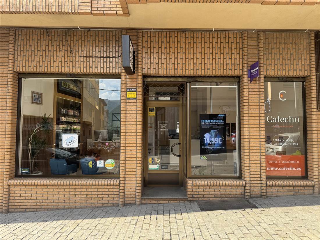 Fachada de la tienda Renova2 en Avenida Laciana 19, Villablino (León)